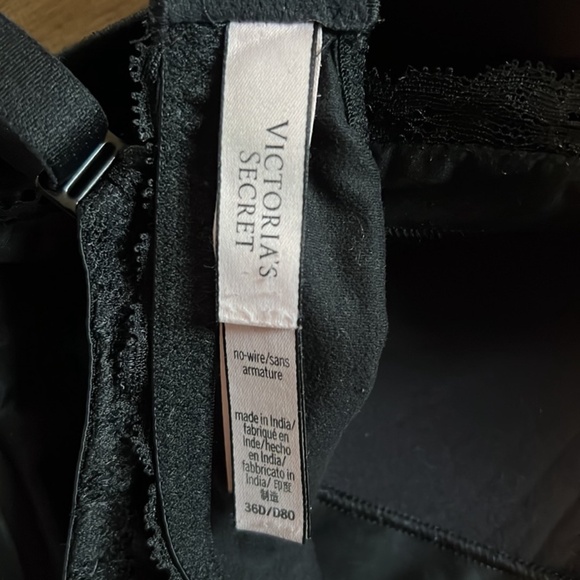 Victoria's Secret Lace Wing Wireless Nursing Bra 36D GUC - Picture 2 of 4